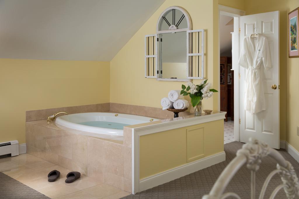 Wolf Cove Inn Poland Eksteriør bilde