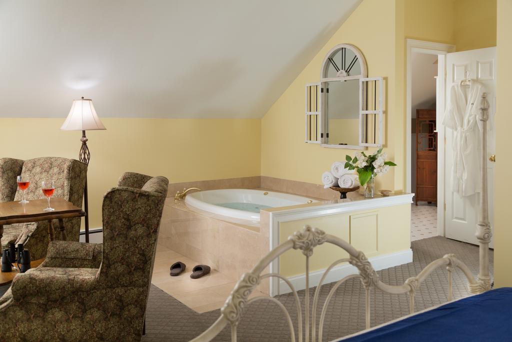 Wolf Cove Inn Poland Eksteriør bilde