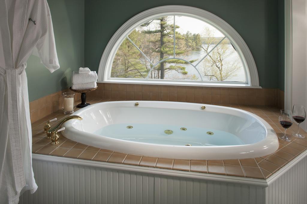Wolf Cove Inn Poland Eksteriør bilde